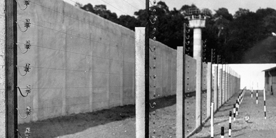 DDR Gefängnismauer